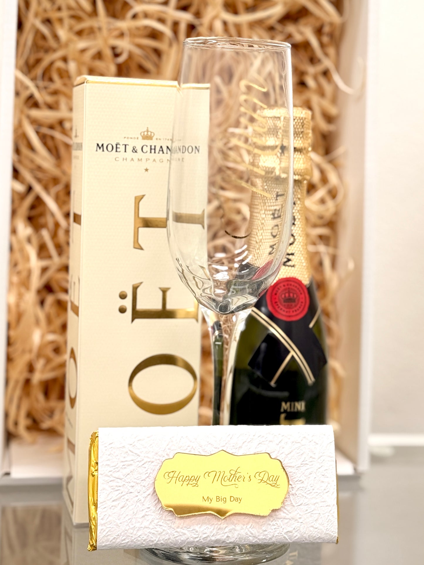 Mother’s Day Mini Moët Gift Set